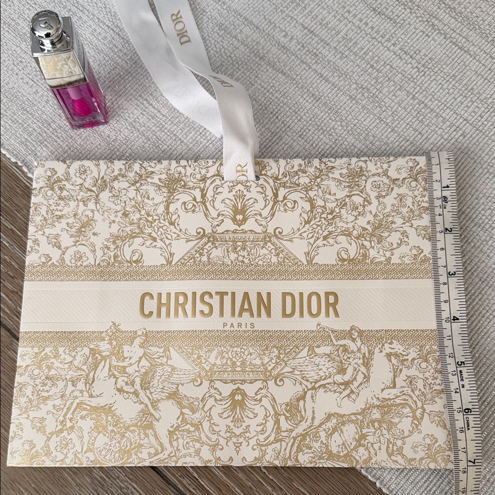 NWT Dior Gift Bag & Dior Addict Lip Glow Oil 063 Gold and White Bag with ribbon - Picture 6 of 6